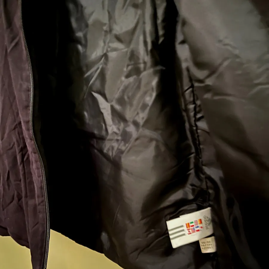 کاپشن آدیداس adidas