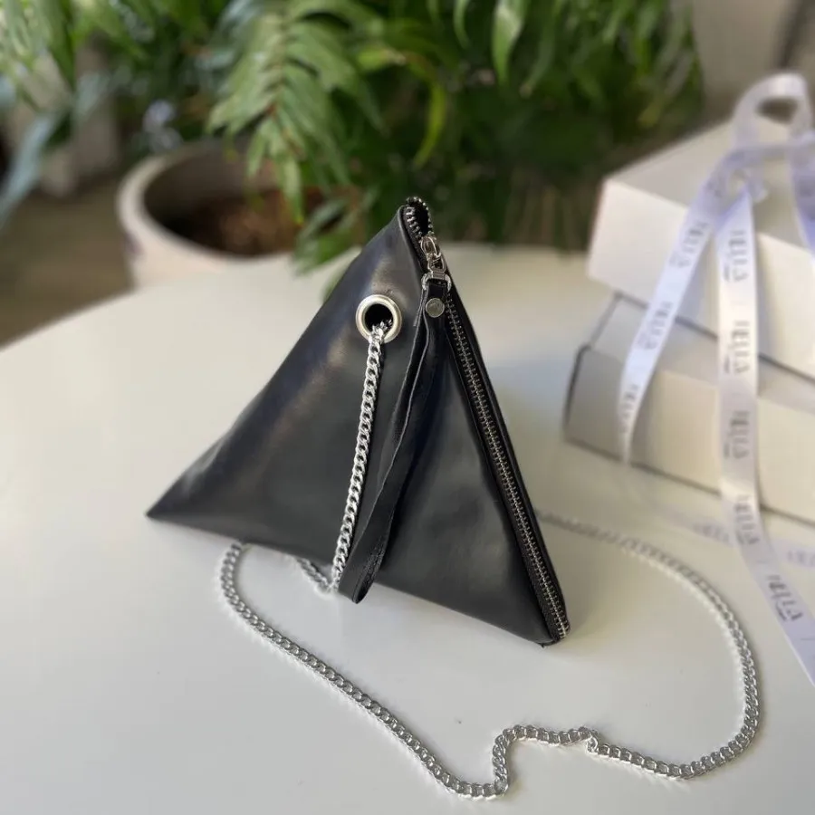 کیف هرمی مشکی