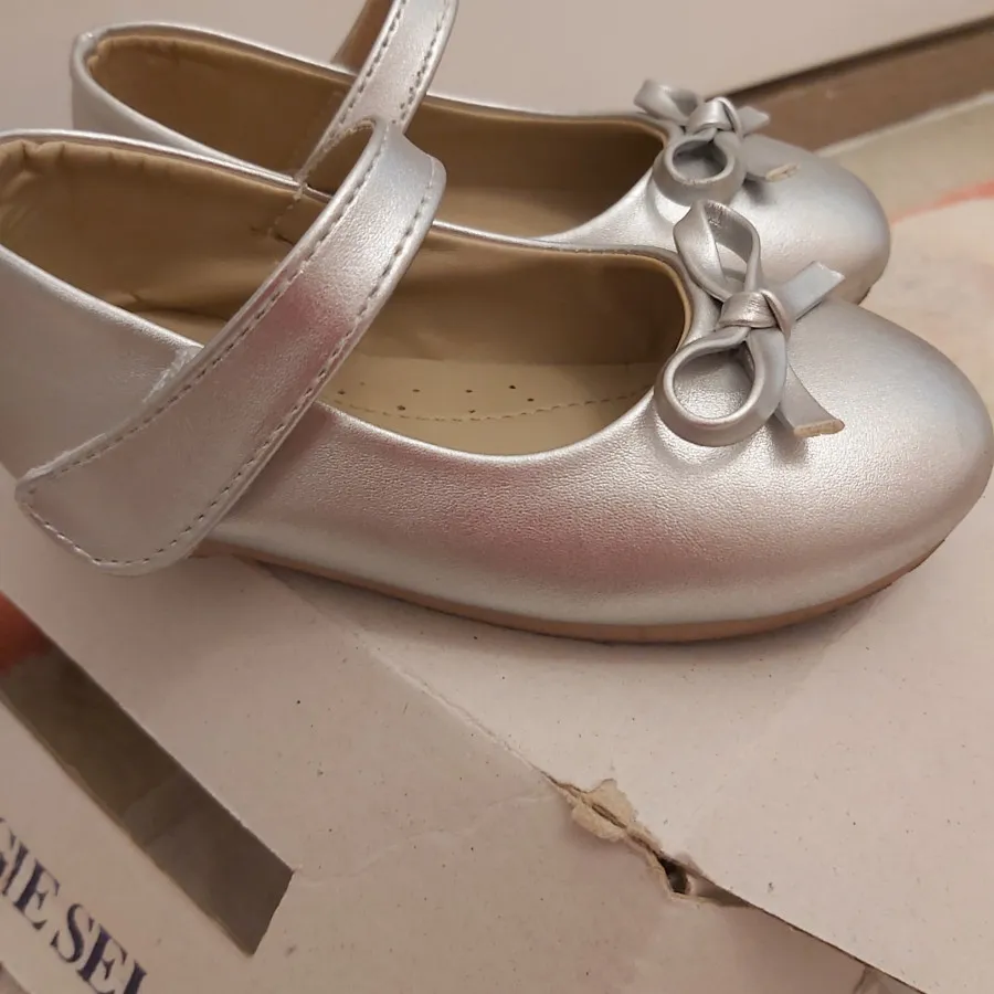 کفش مجلسی دخترانه نقره ای