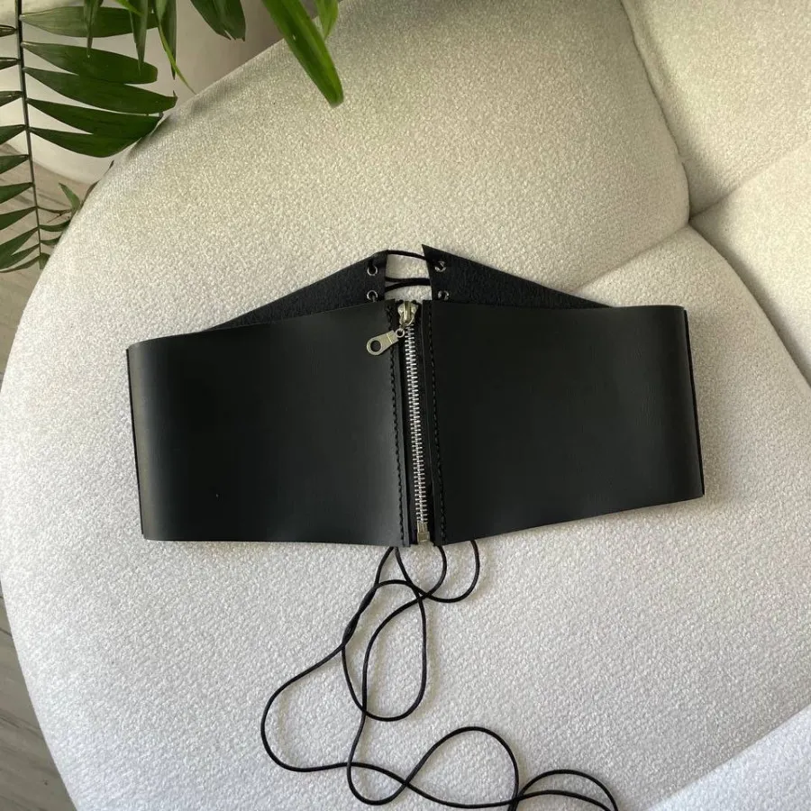 کمربند چرم رو لباسی