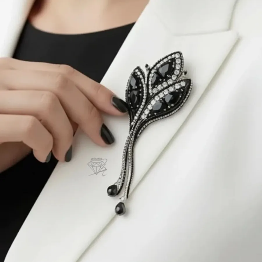 گل‌سینه جواهر دوری مشکی