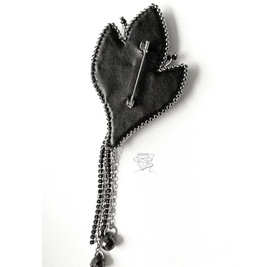 گل‌سینه جواهر دوری مشکی