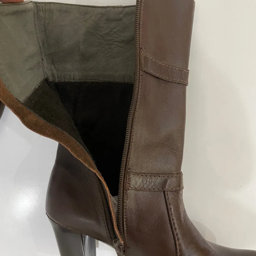 بوت قهوه ای چرم 38