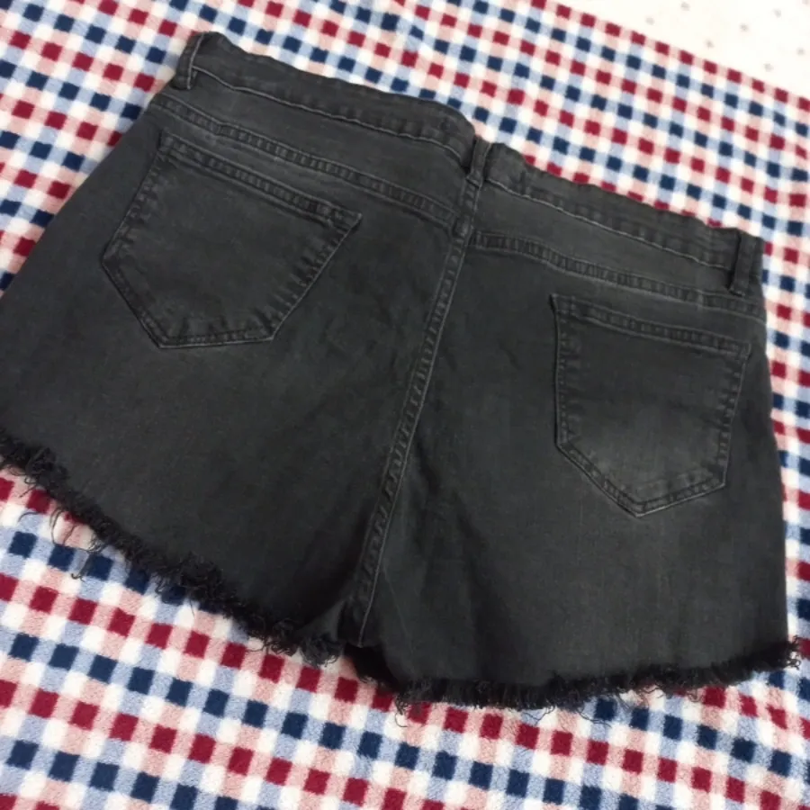 شورتک جین زغالی