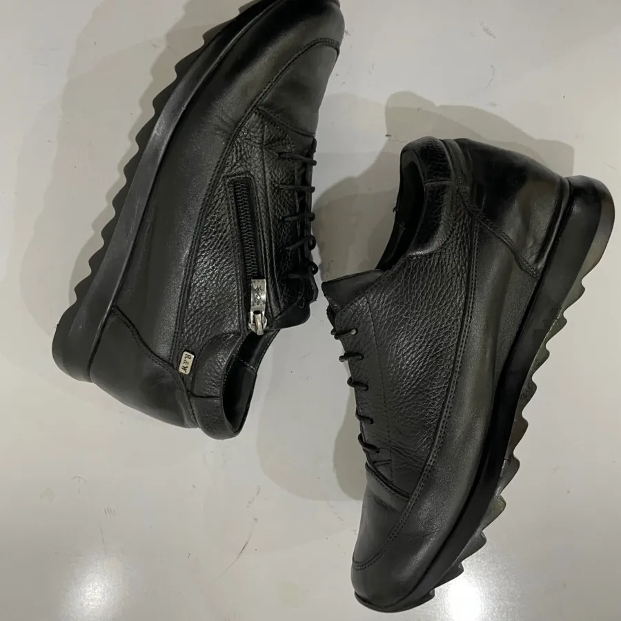 کتونی چرم برند r&w