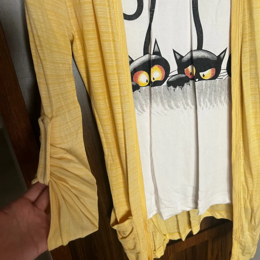 مانتو به همراه تیشرت