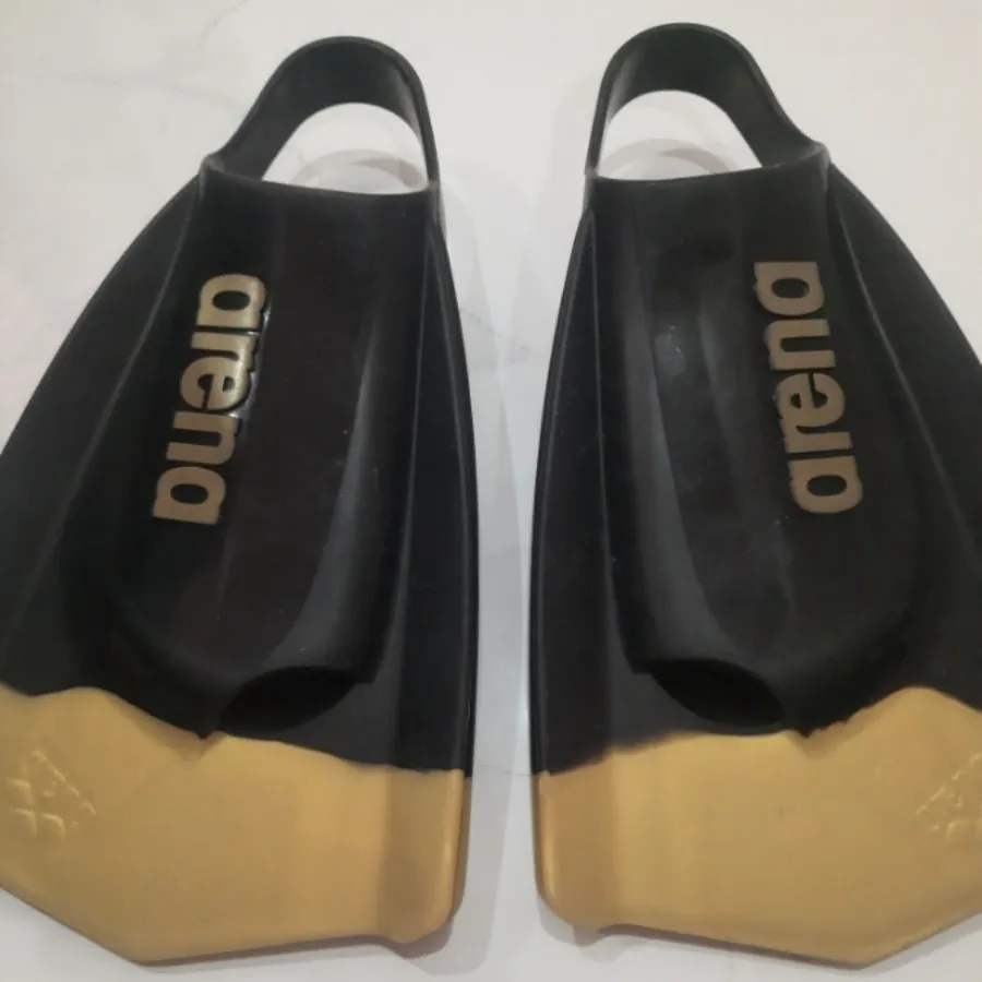 فین قدرتی شنا