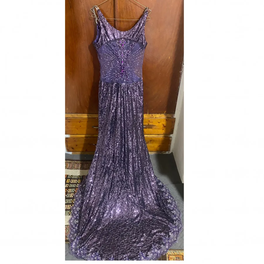 پیراهن مجلسی دنباله دار