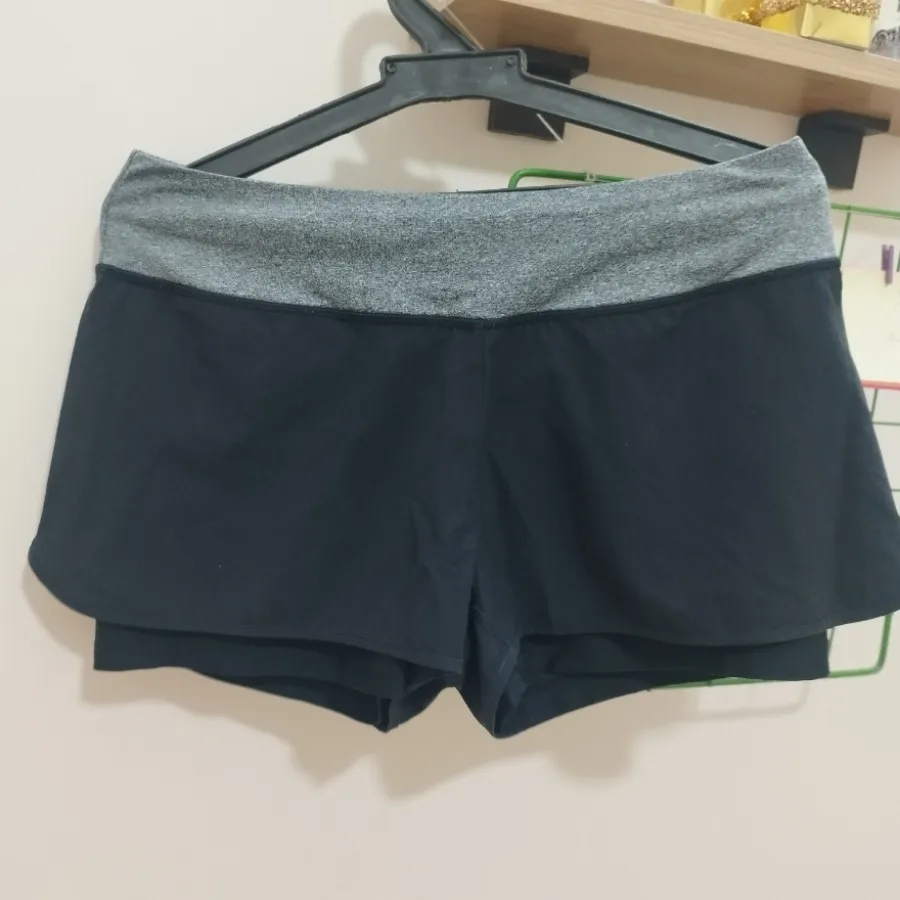 شورتک ورزشی