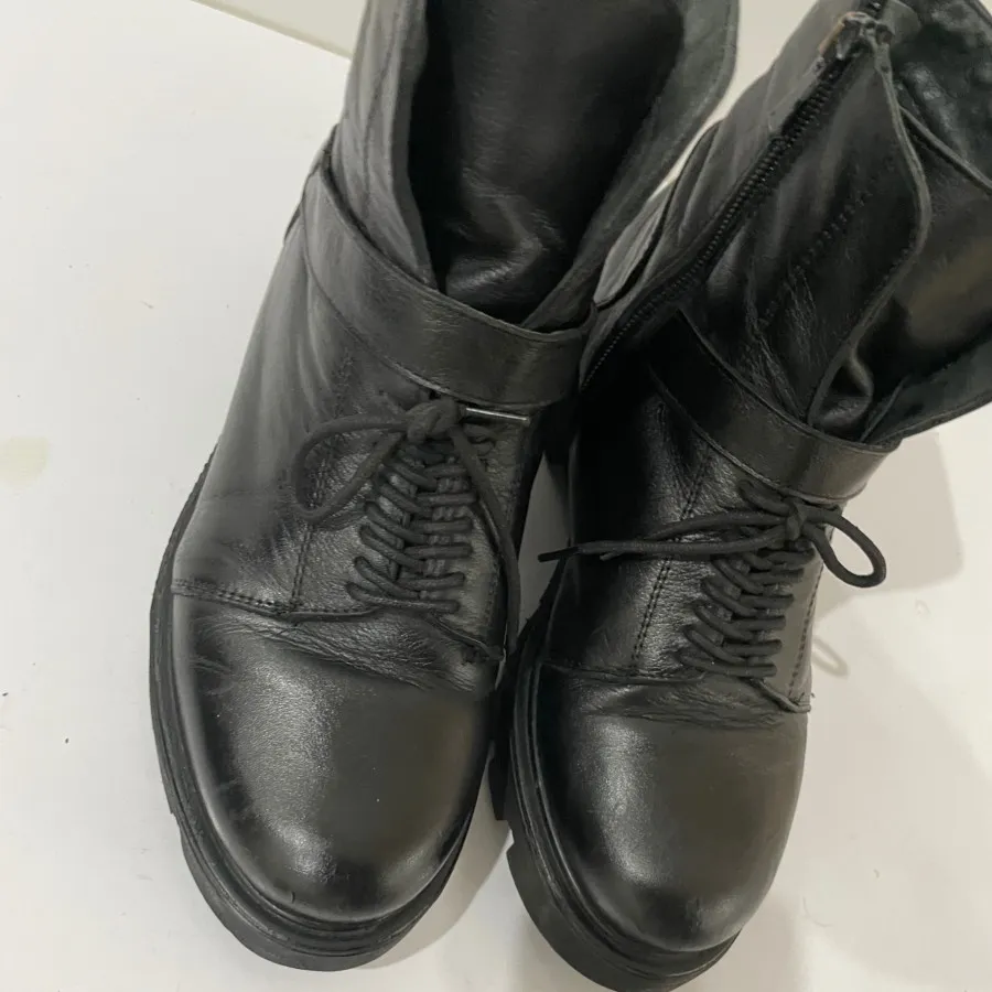 نیم بوت چرم پاندورا