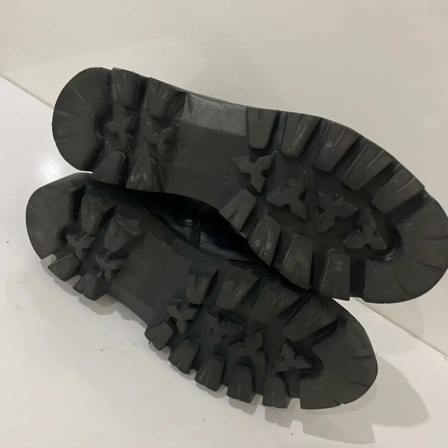 نیم بوت چرم پاندورا