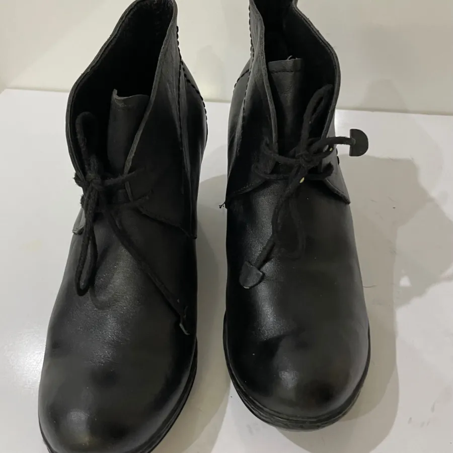 نیم بوت چرم 37-38