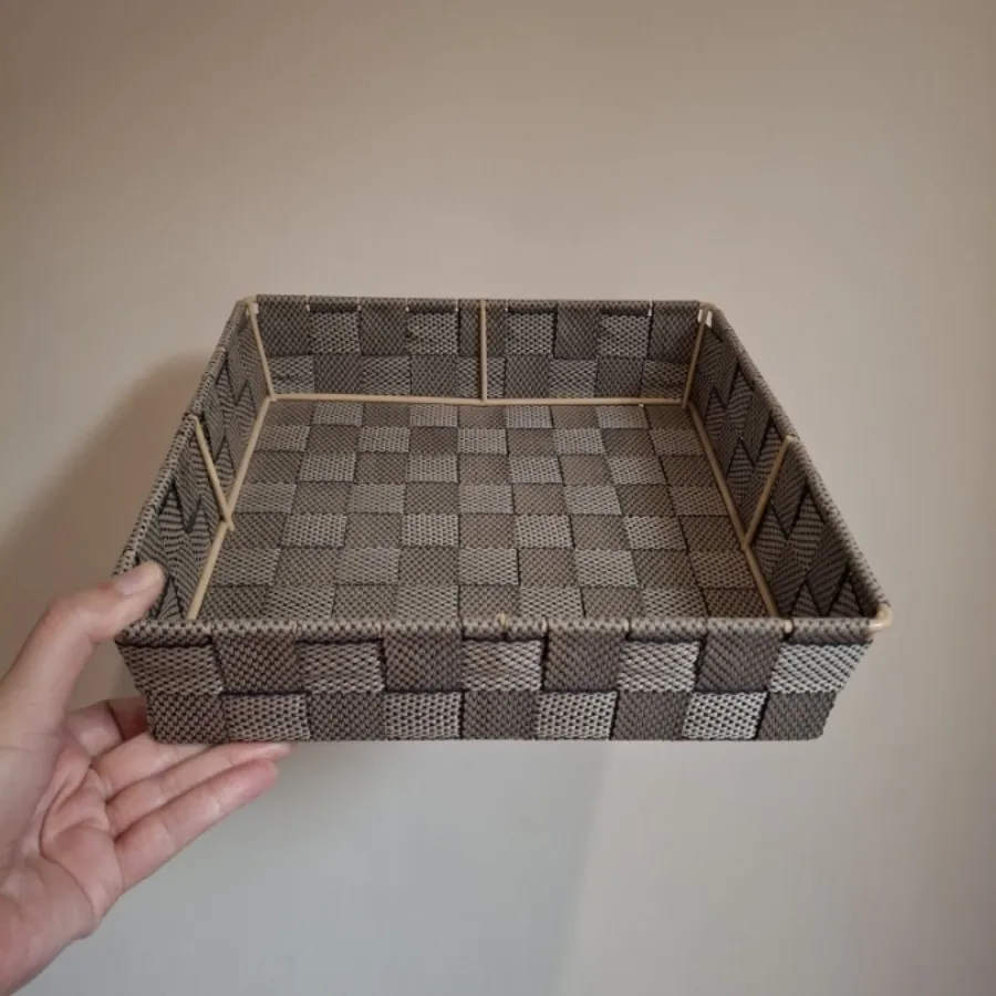 سبد نان و سبزی