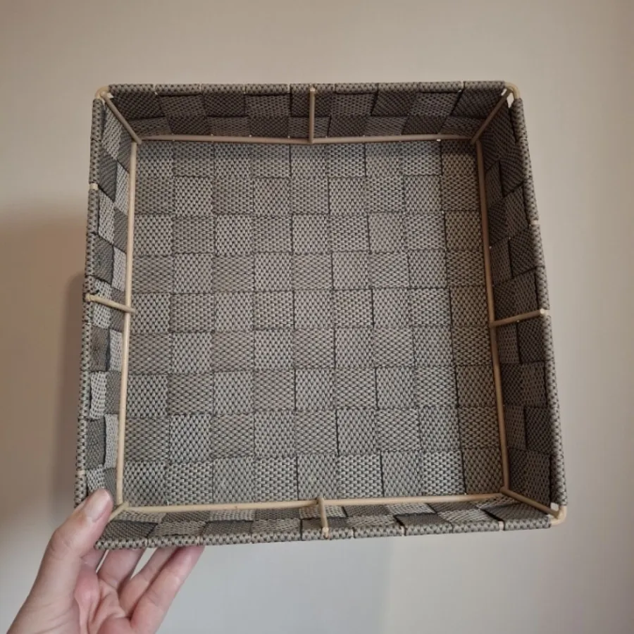 سبد نان و سبزی