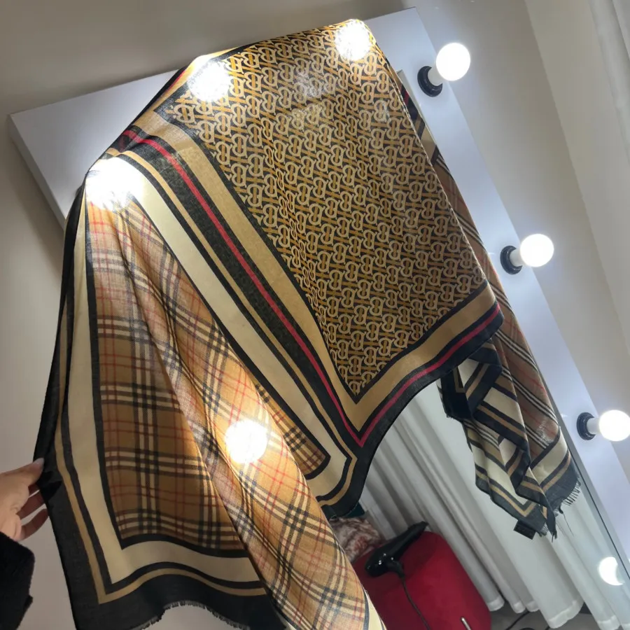 شال مارک بِربِری