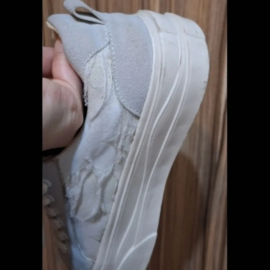 کتونی زاپ دار