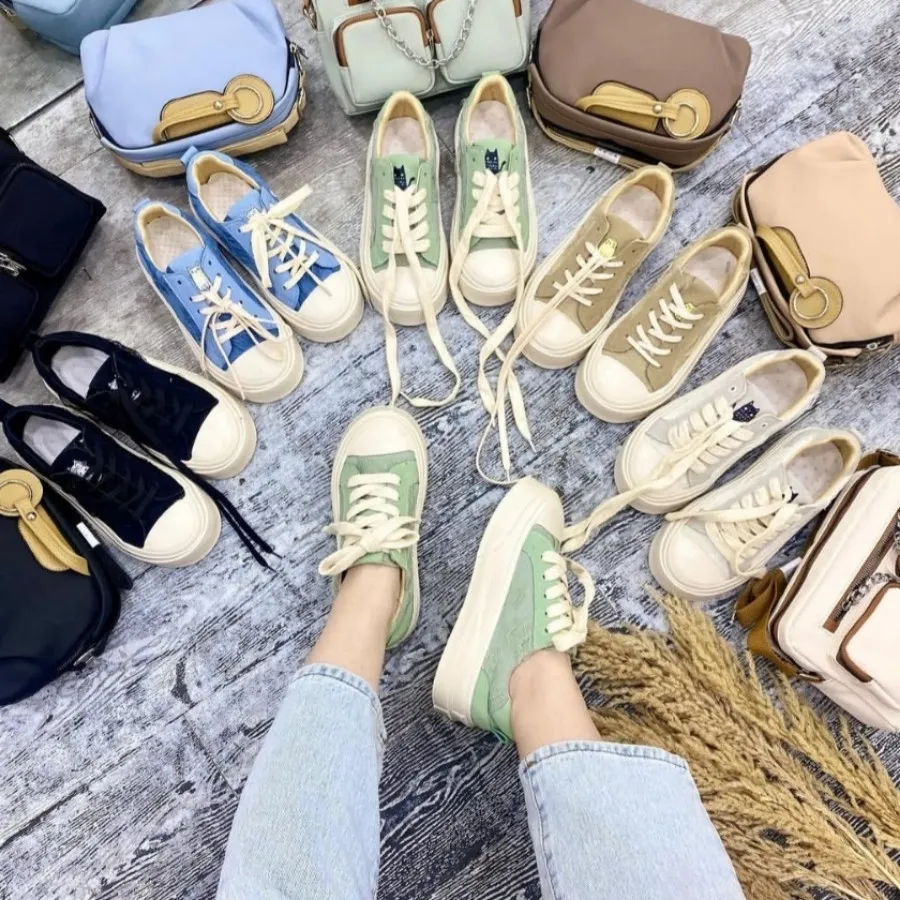 کتونی زاپ دار