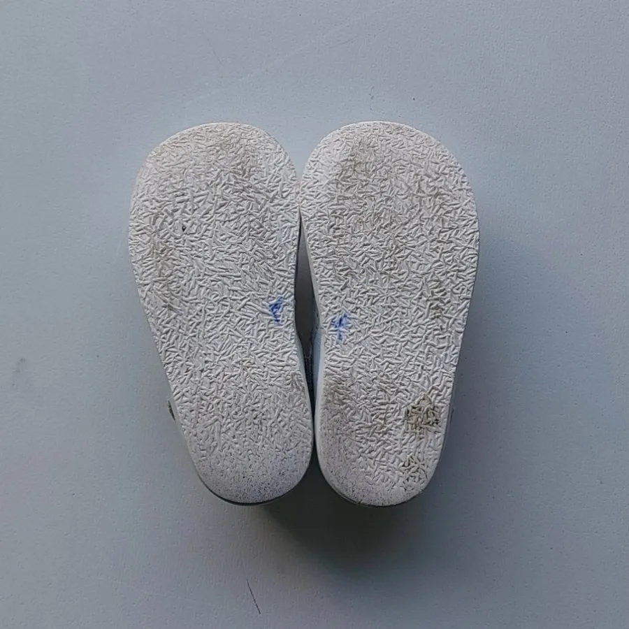 کفش بچگانه 23