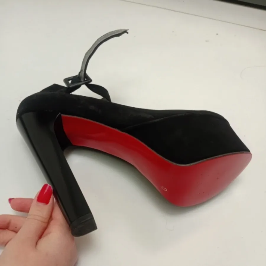 کفش مشکی جیر