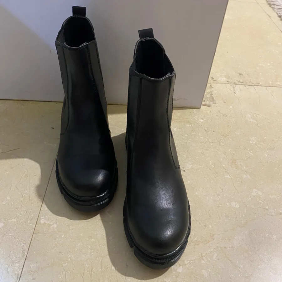 نیم بوت کشی مشکی سایز 38