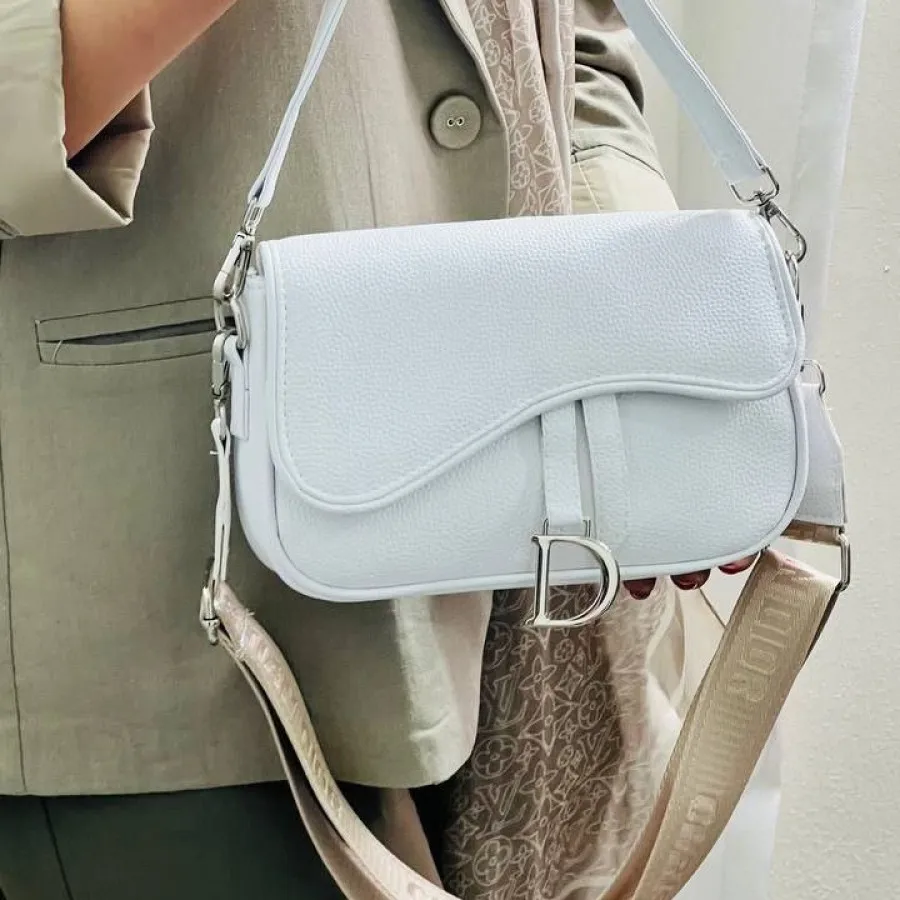 کیف پاسپورتی طرح D