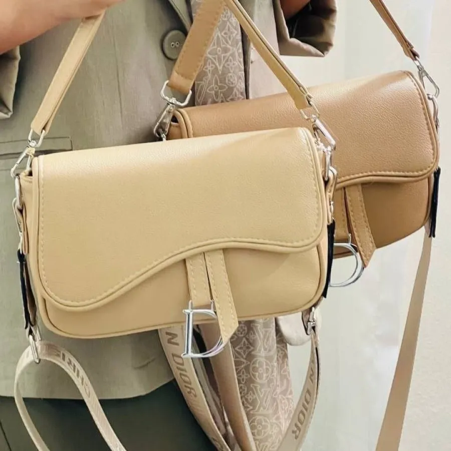 کیف پاسپورتی طرح D