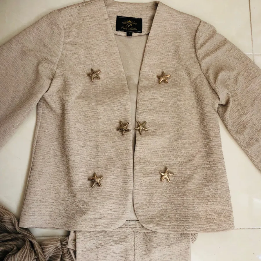 کت و شلوار و شال