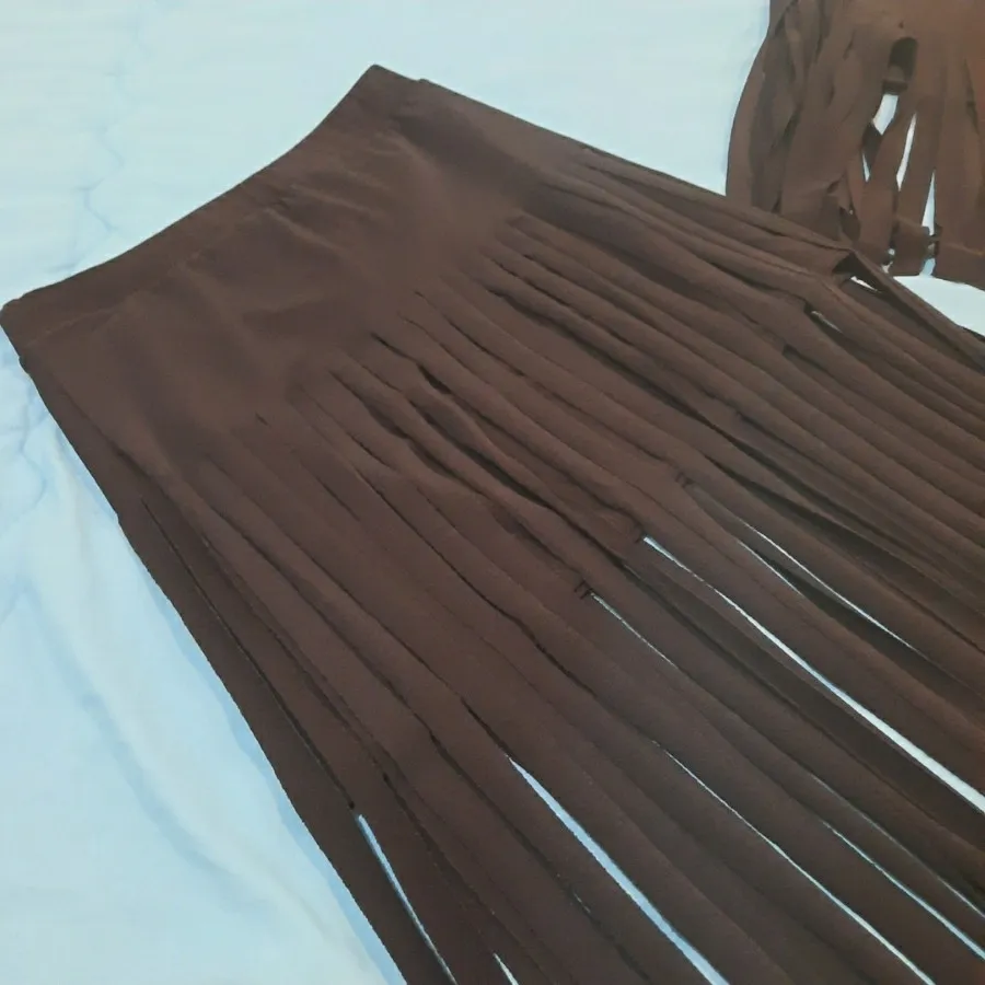 نیم تنه و دامن