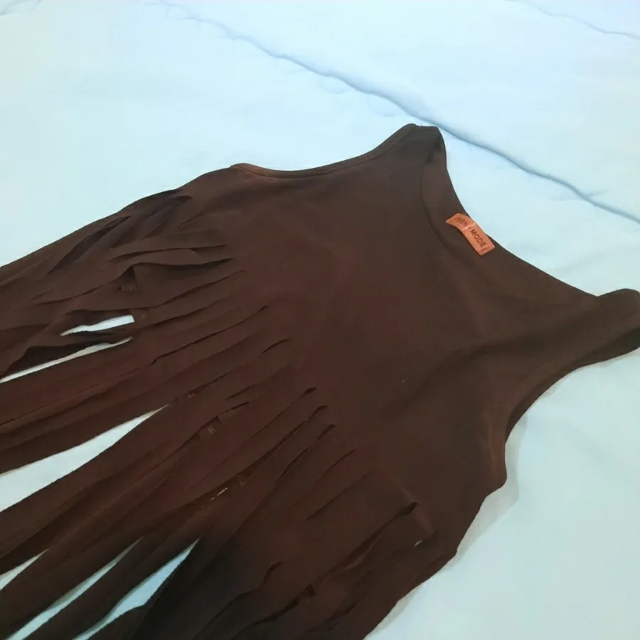 نیم تنه و دامن