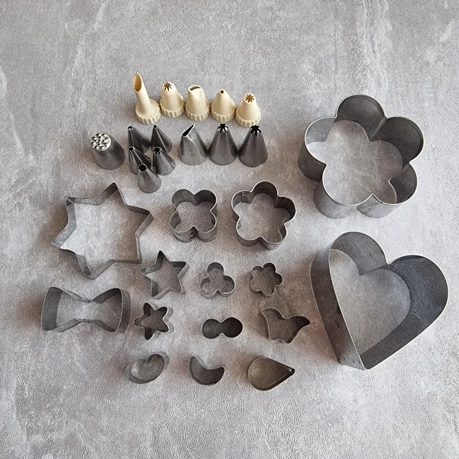 قالب و کاتر شیرینی پزی