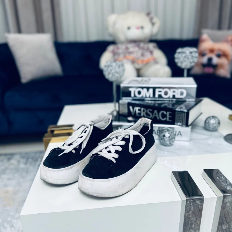 کفش کتونی سایز 40