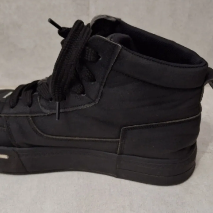 کفش اسپرت ساق‌دار مشکی