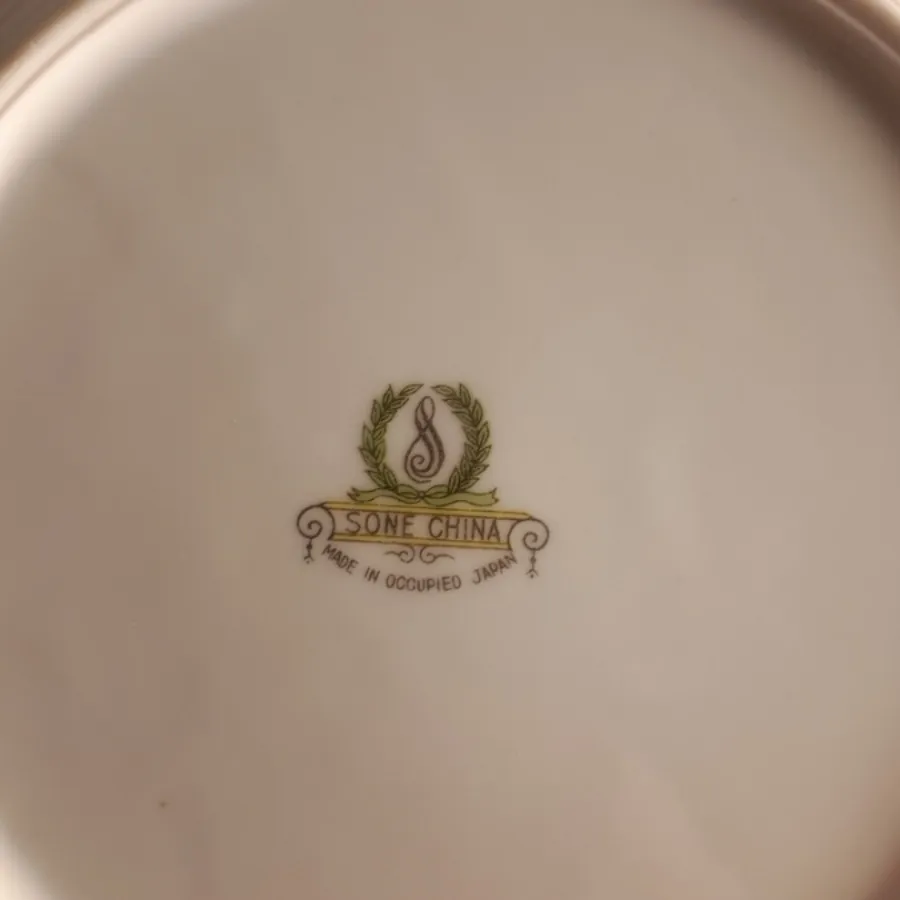 چند قلم از سرویس انتیک