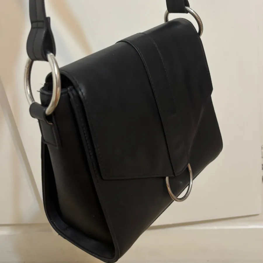 کیف برشکا مشکی