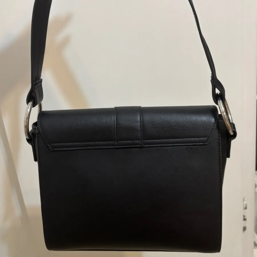 کیف برشکا مشکی