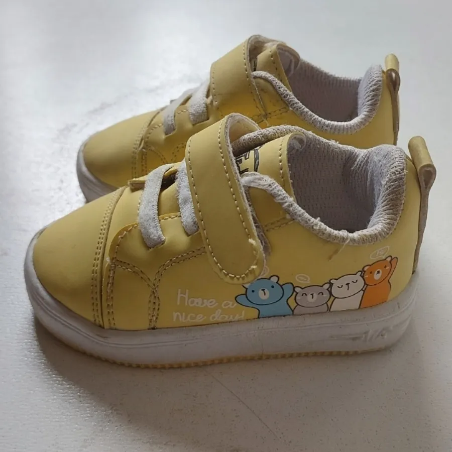 کفش بچگانه 24