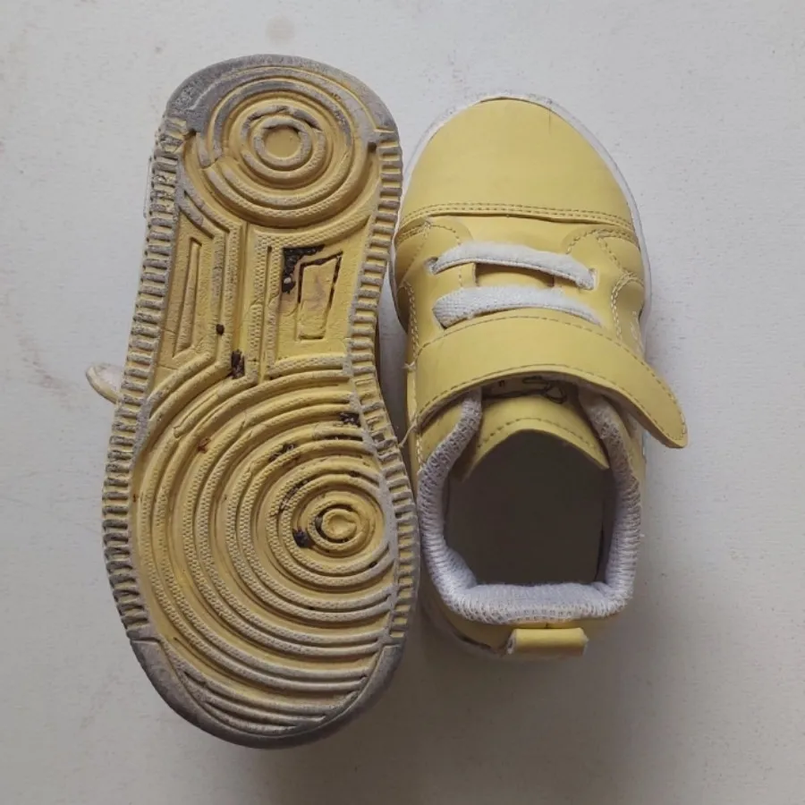 کفش بچگانه 24