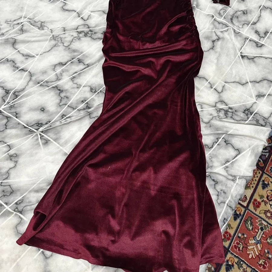 پیرهن مخمل زرشکی