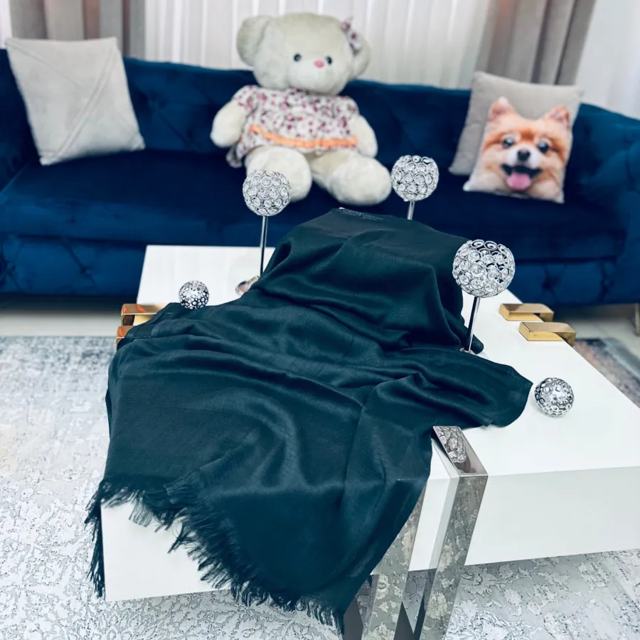 شال نخی نونو رنگ‌ ذغالی