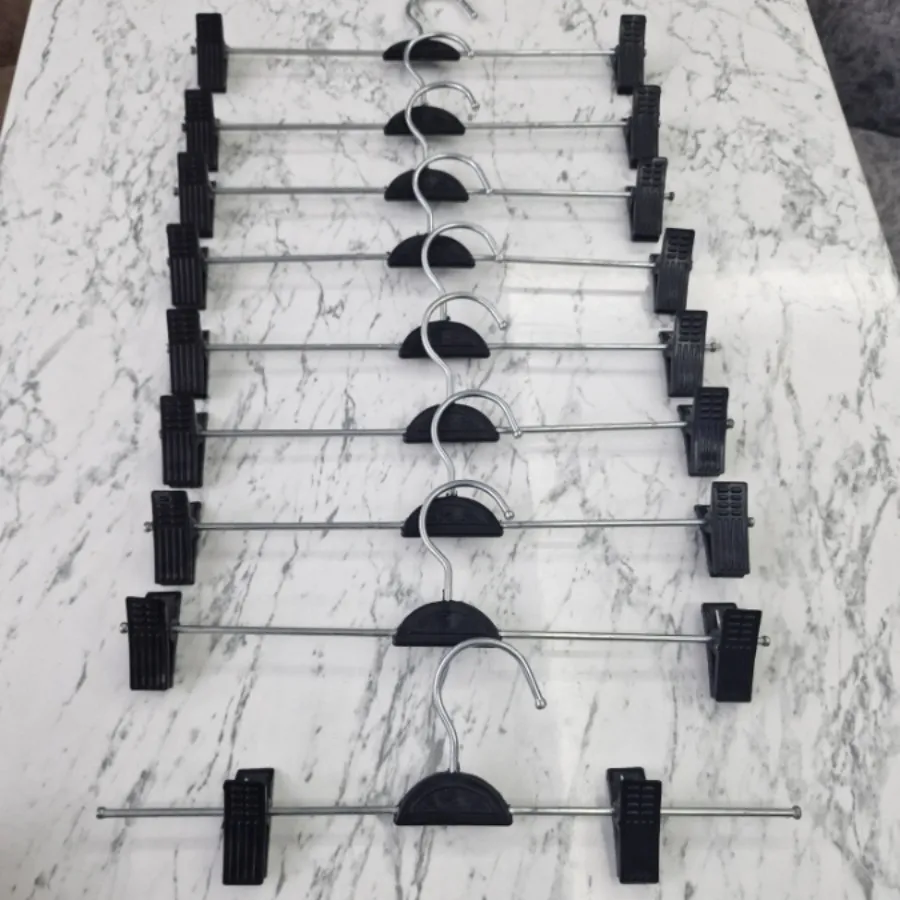 چوب لباسی ، شلوار و دامن