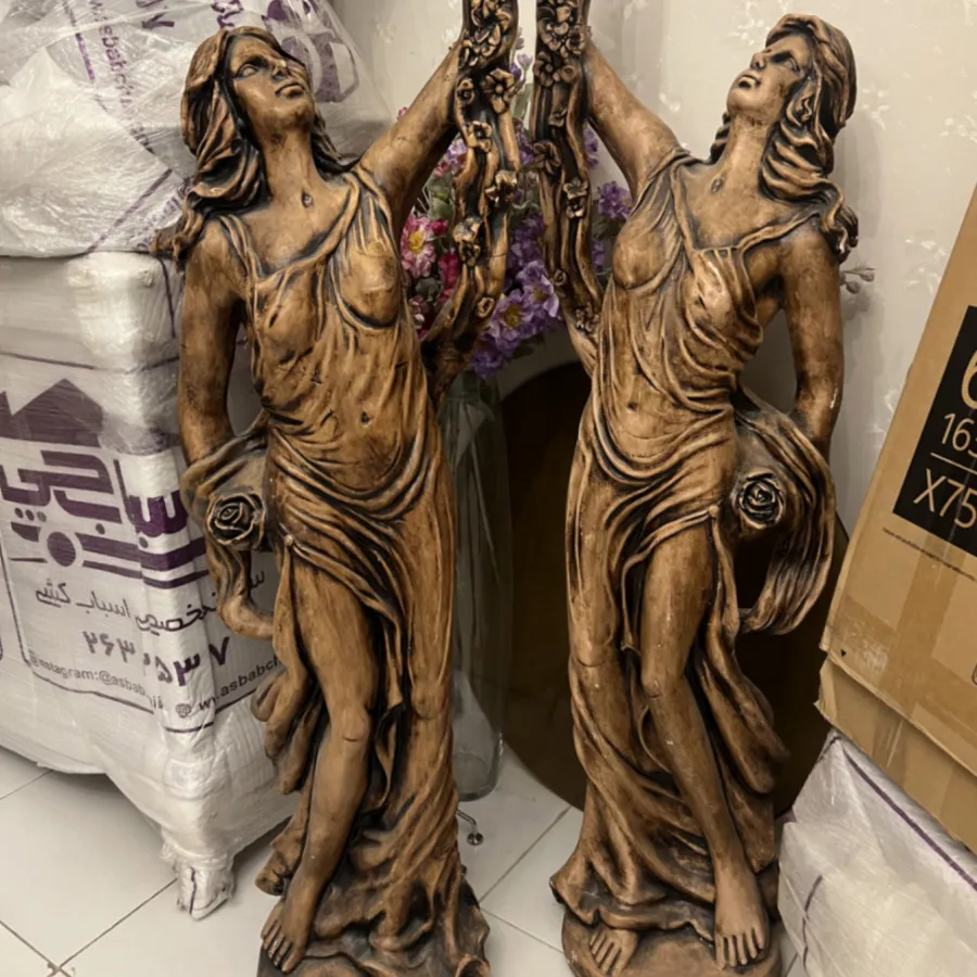 مجسمه های ایستاده فرشته