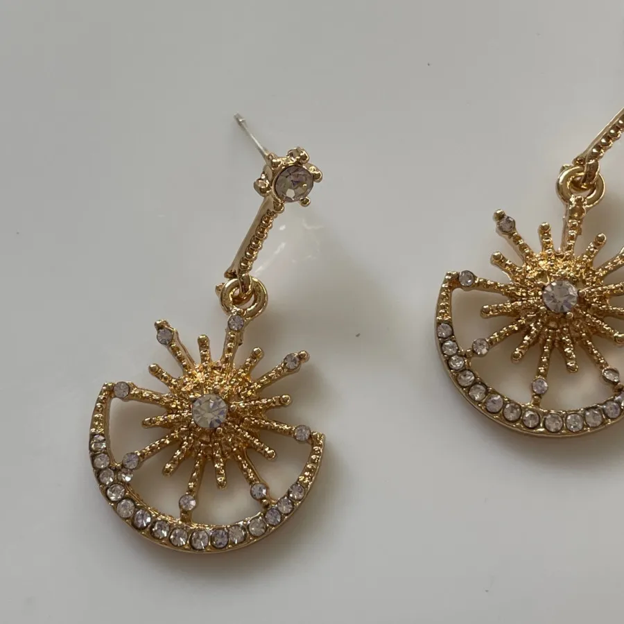 گوشواره با میخ نقره