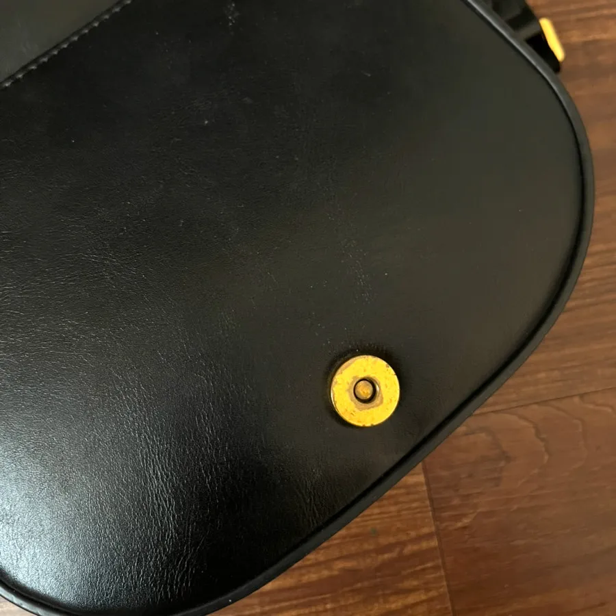 کیف مشکی منگو