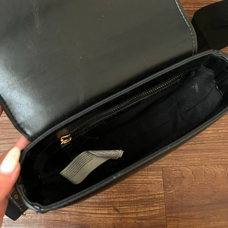 کیف مشکی منگو