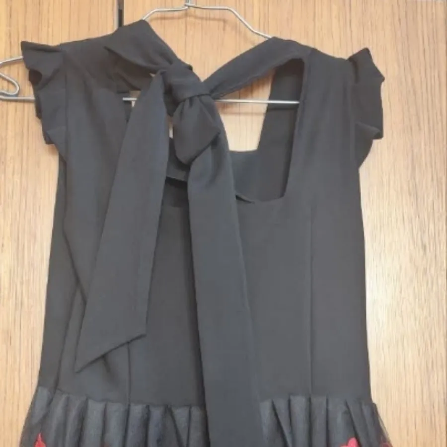 پیراهن مشکی