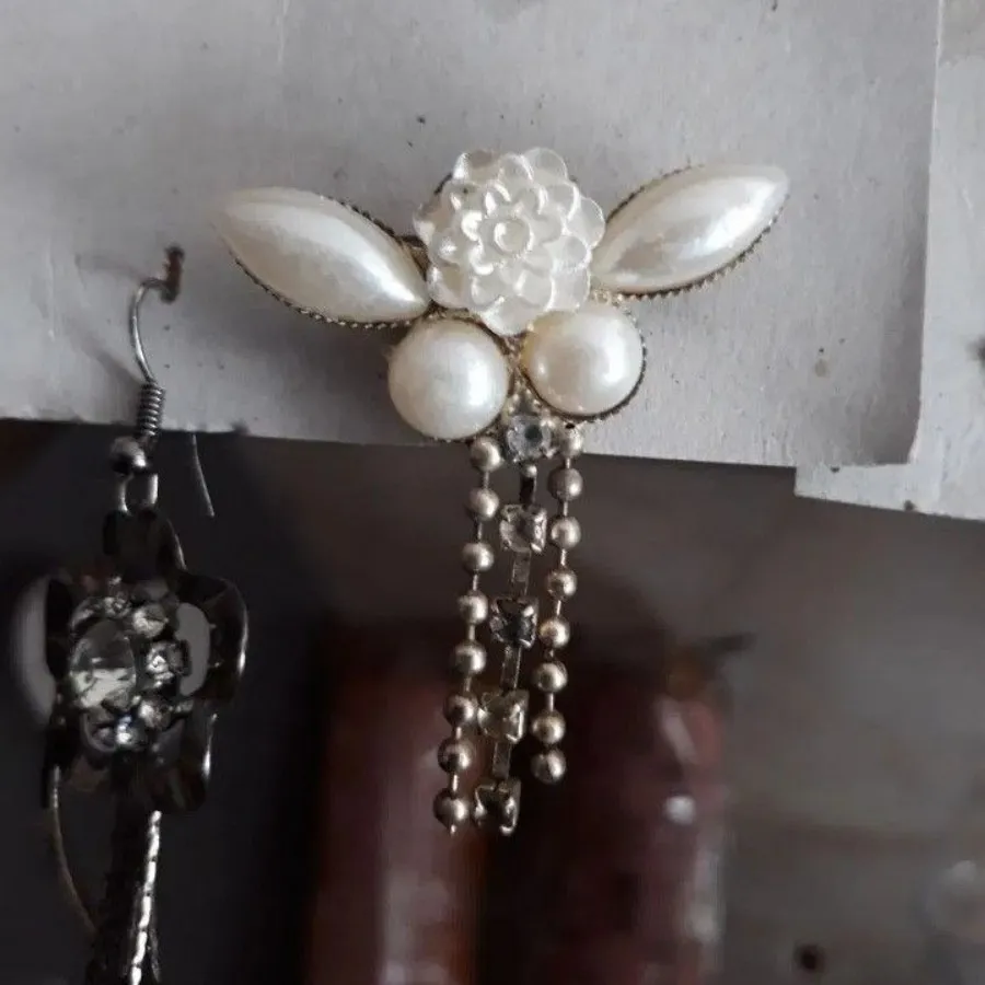 گردنبندوگل سینه وگوشواره