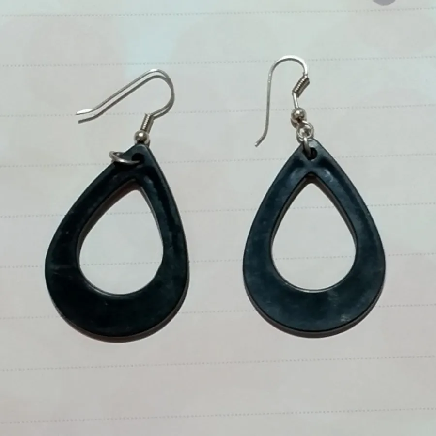 گردنبندوگل سینه وگوشواره