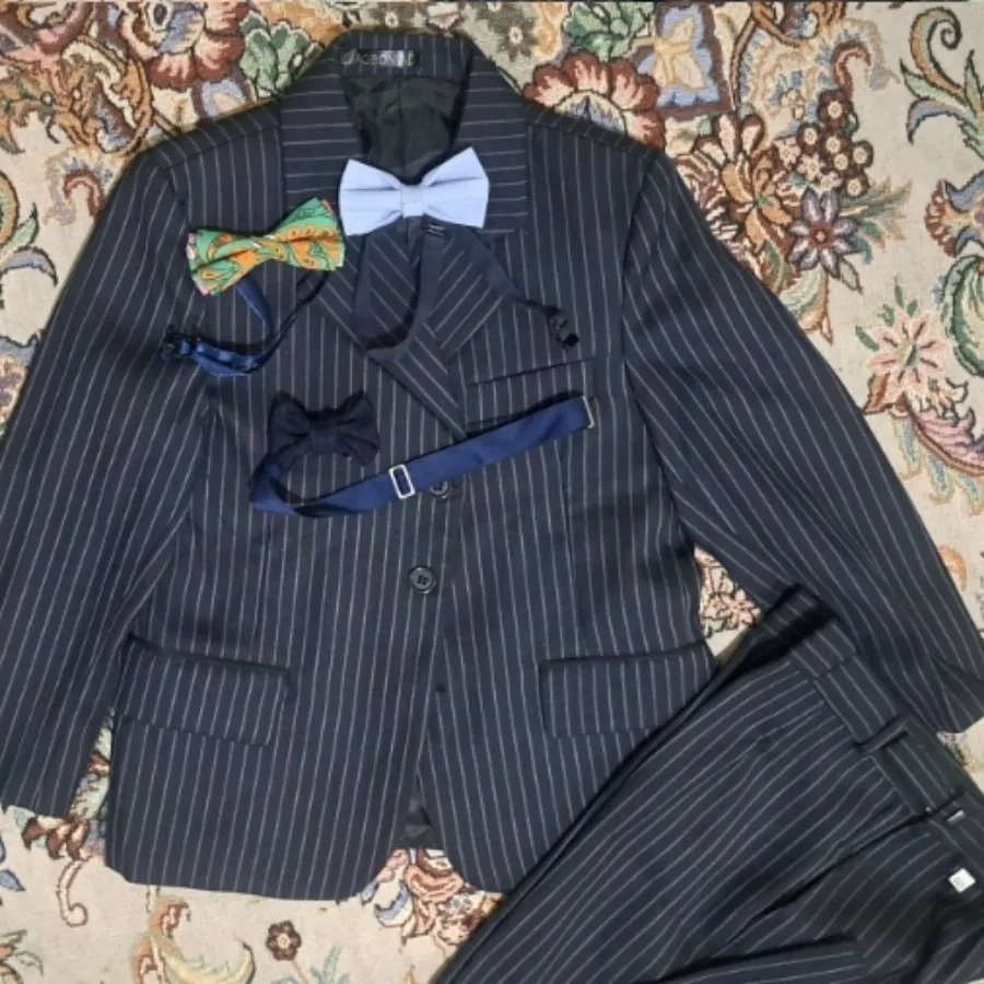 کت شلوار و پاپیون