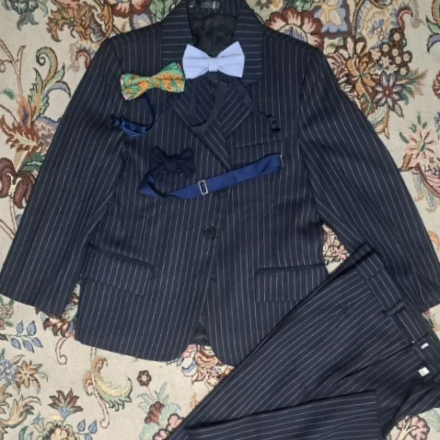 کت شلوار و پاپیون