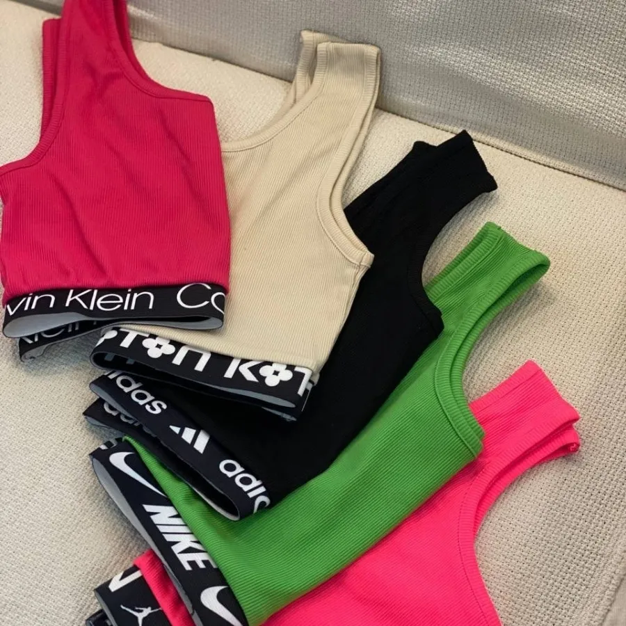 ست نیم تنه و شورتک ورزشی